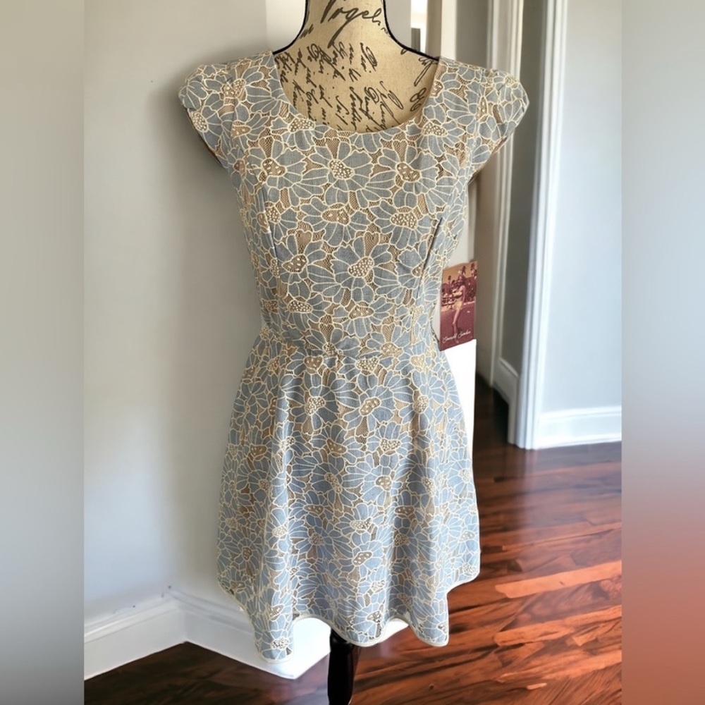 NWT Floral Soft Blue Lace Cap Sleeve Dress Mini Sz 7, Juniors, Women’s Small
